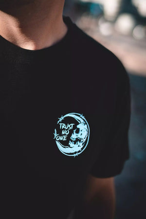 Trust No One Shirt - INKVADER